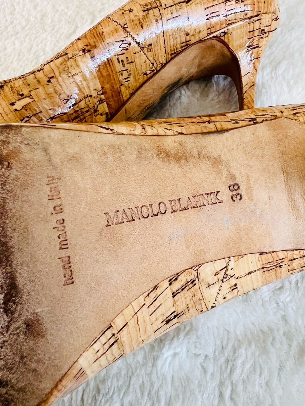 Manolo Blahnik Yellow Cork Patent Pointed Toe Pumps - Picture 7 of 10
